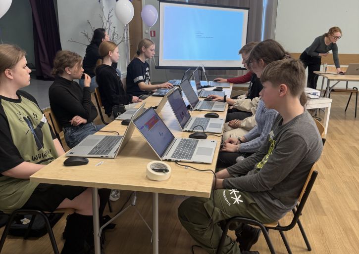 Darbnīcas par digitālo rīku izmantošanu skolēnu pašpārvaldēm “Nākotnes darbnīca”