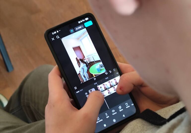 Jaunieši apgūst video veidošanas prasmes apmācībās “Video spēks: radi, montē, iedvesmo”