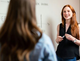 Vidusskolu pedagogi aicināti piedalīties projektu partneru tirdziņā 