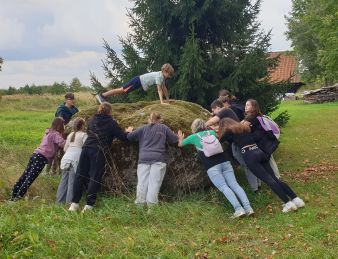 Atašienes skolā aizvadītas pirmās projekta “JĀ draudzībai” aktivitātes 