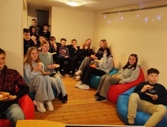  Lēciens Demokrātījā raidieraksta 