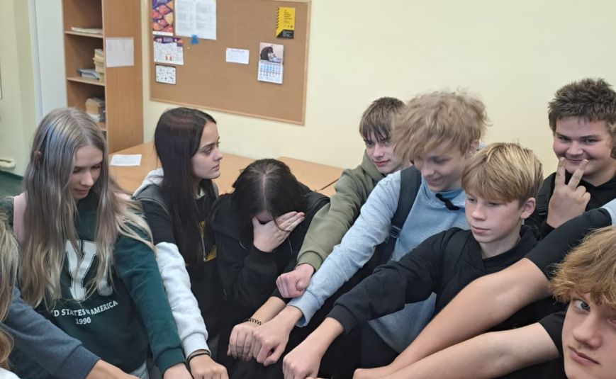 Aknīstes vidusskolā tika realizēta projekta “JĀ draudzībai” 3. aktivitāte - nodarbība ar  psihoterapeiti Lauru Valaini